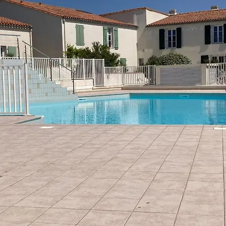 Apartment 32 M2 With Swimming Pool