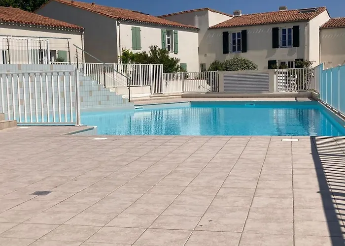 Apartmán 32 M2 With Swimming Pool