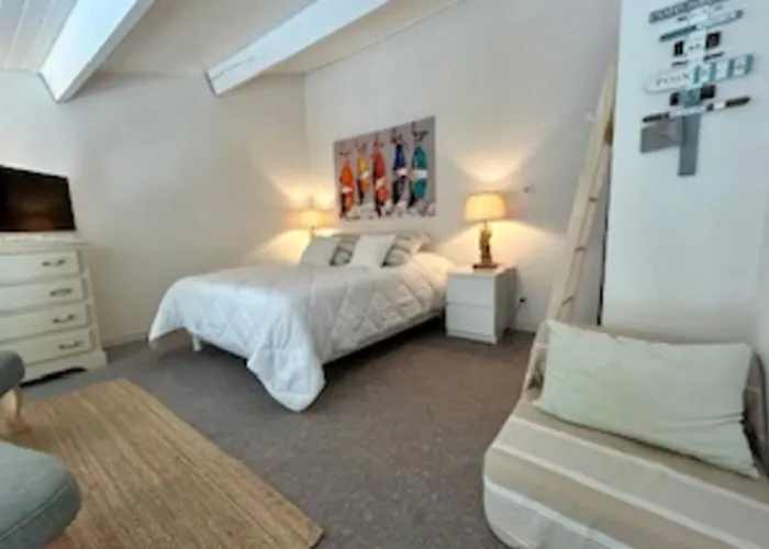 Apartmán 32 M2 With Swimming Pool