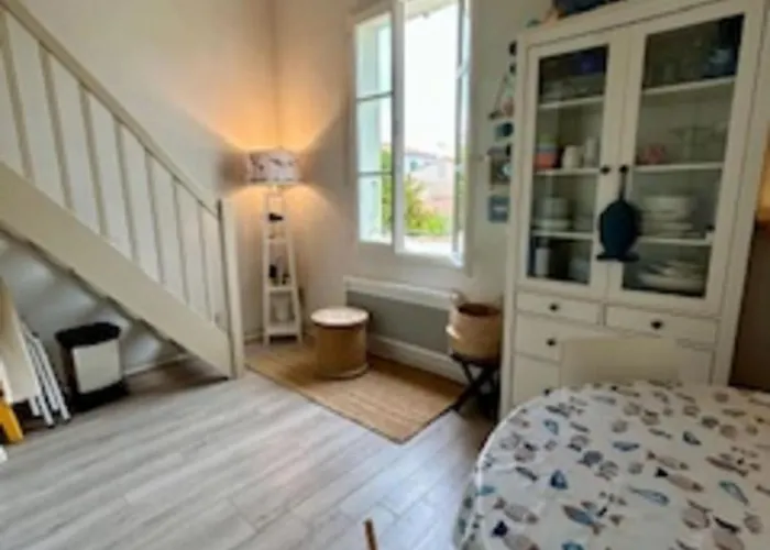 Apartmán 32 M2 With Swimming Pool